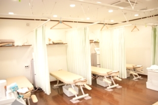ゆらく接骨院　施術室